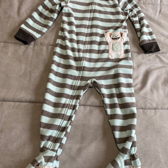 Bundle Fleece 2T PJs - Picture 7 of 7